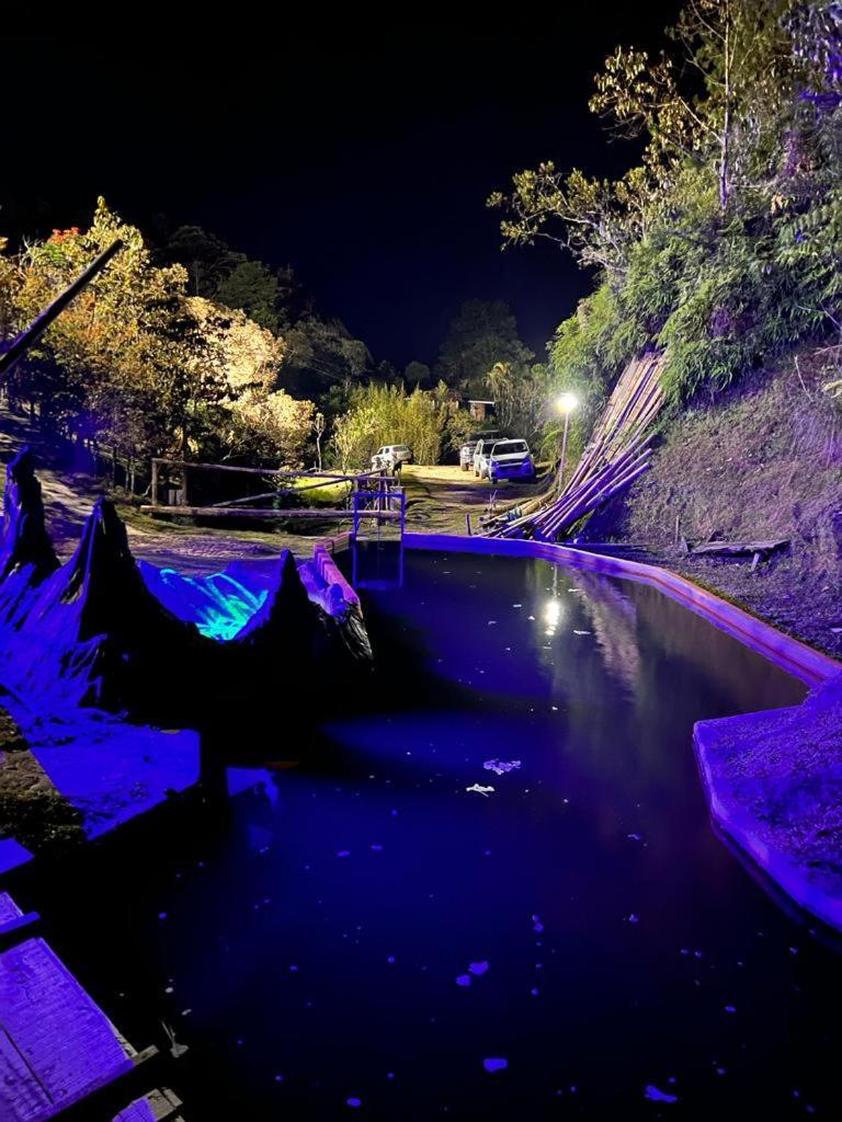 Hotel Guatape Adrianas Bambu Kültér fotó
