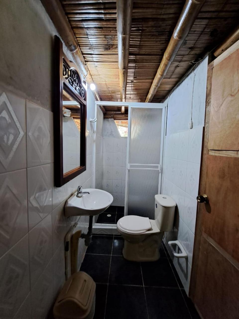 Hotel Guatape Adrianas Bambu Kültér fotó